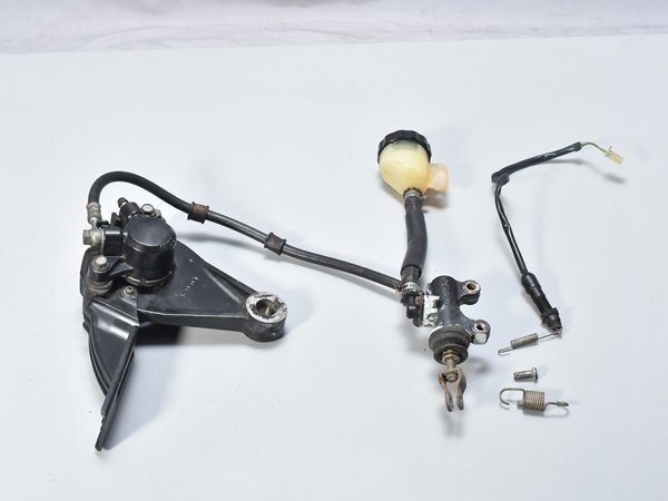 CB750FZ RC04 純正 リア ブレーキ キャリパー CB750FZ RC04純正リア