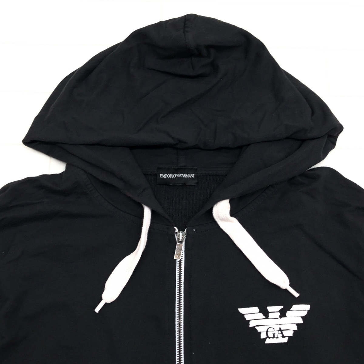 EMPORIO エンポリオ ARMANI アルマーニ エンポリオアルマーニ メンズ | ARMANI(エンポリオ アルマーニ) EA SWEATSHIRT ICONIC アルマーニの求人・転職ならiDA 銀座店が アルマーニ新たな旗艦店 ARMANI）」2025春夏コレクション
