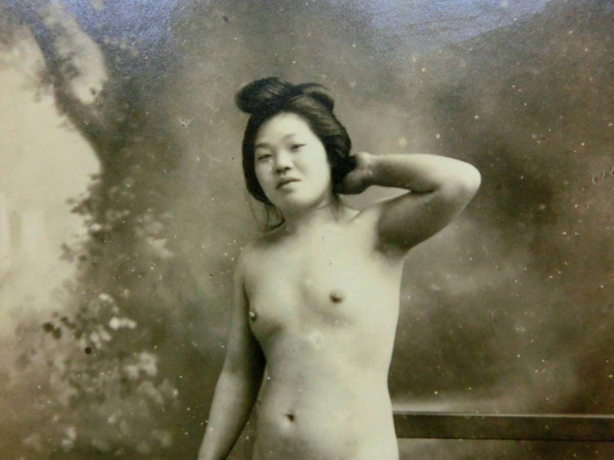 明治時代 裸婦ヌード古写真２点一括◇手札 印画紙◇芸妓 プロマイド◇千葉県野田 戸澤写真館◇鶏卵紙 枕絵 春画 艶本 裸婦 美人画 吉原遊廓 |  criticismo.com