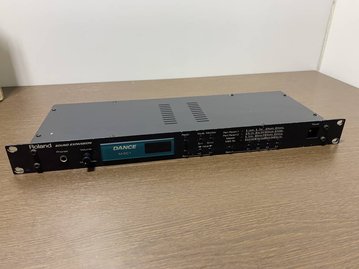 赤字超特価，100%新品 21025 Roland M-DC1 音源モジュール ローランド 本体のみ 通電のみ確認 写真追加あり(音源モジュール)｜売買されたオークション情報、yahooの商品情報をアーカイブ公開 - オークファン 音源モジュール