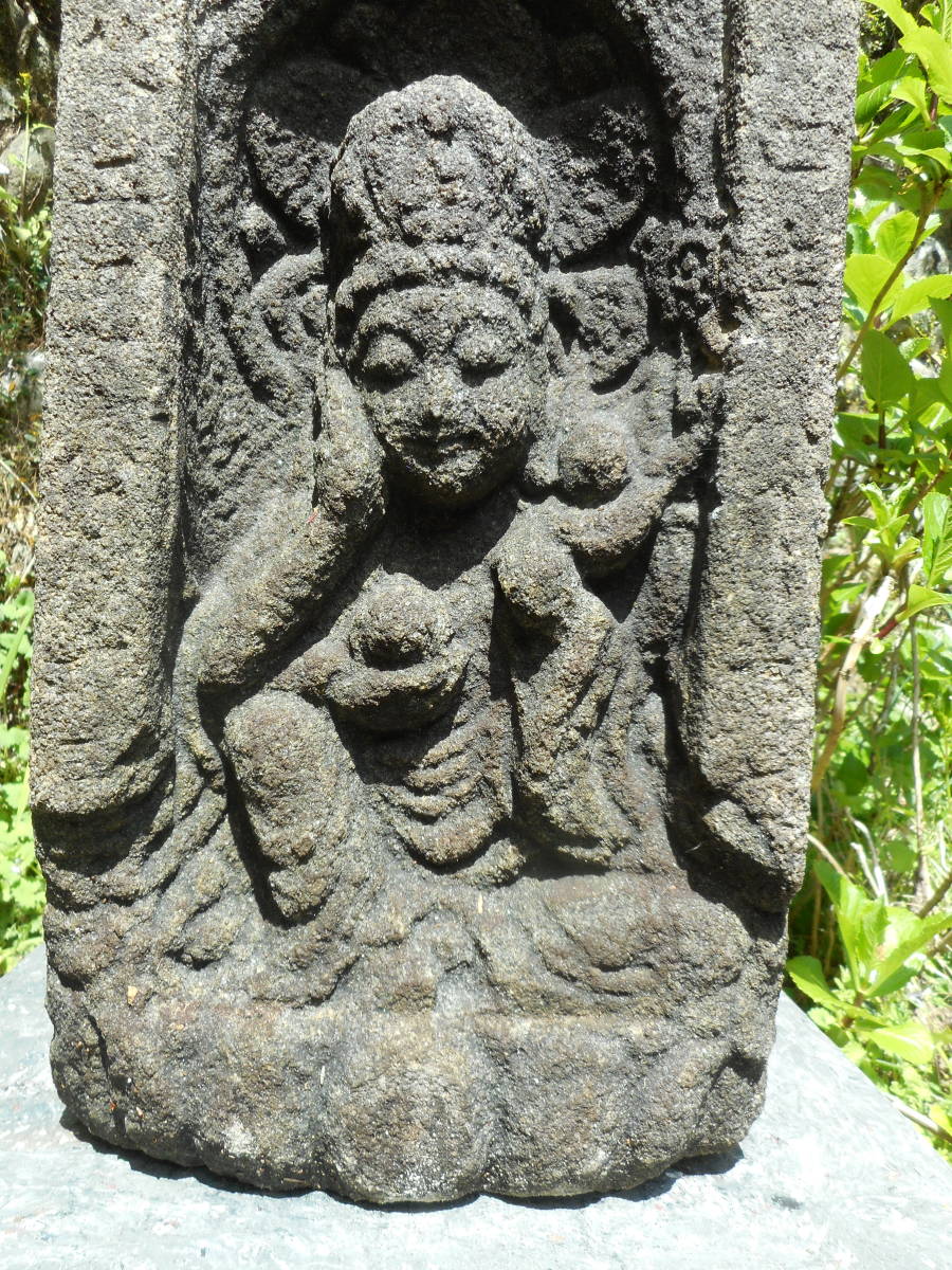 石仏「素敵なお顔 一面四臂 如意輪観音坐像」安永二年（1773年