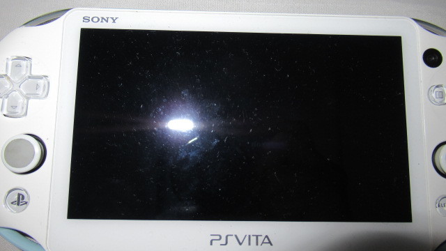 豊富な，格安 SONY PlayStation Vita PCH-2000 Wi-Fiモデル ホワイト&times;ライトブルー 本体のみ ソニー(PS Vita本体)｜売買されたオークション情報、yahooの商品情報をアーカイブ公開 - オークファン PS Vita本体
