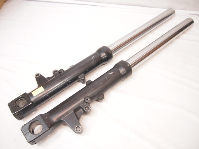 ZZ-R1100Dフロントフォーク左右_抜けてますが、曲がり無し。K101刻印