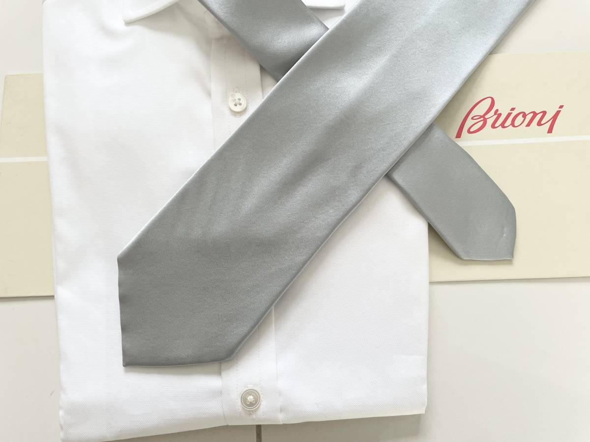 Brioni ブリオーニ　ネクタイ 淡いグレー Brioni - Brioni ブリオーニ ネクタイ 淡いグレーの通販 by 001500's