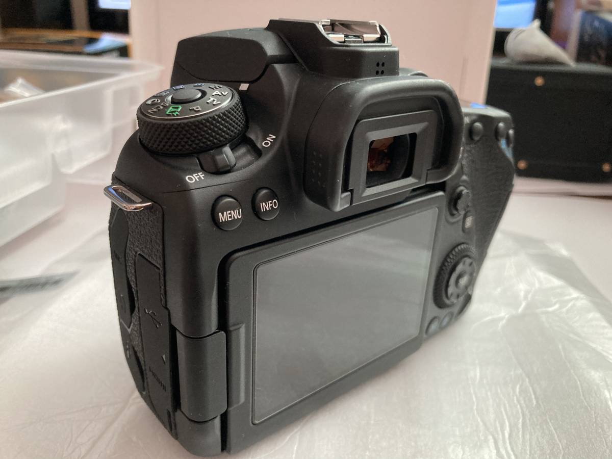 CANON EOS 90D body EOS Canon 90D Basic Bundle Amateur