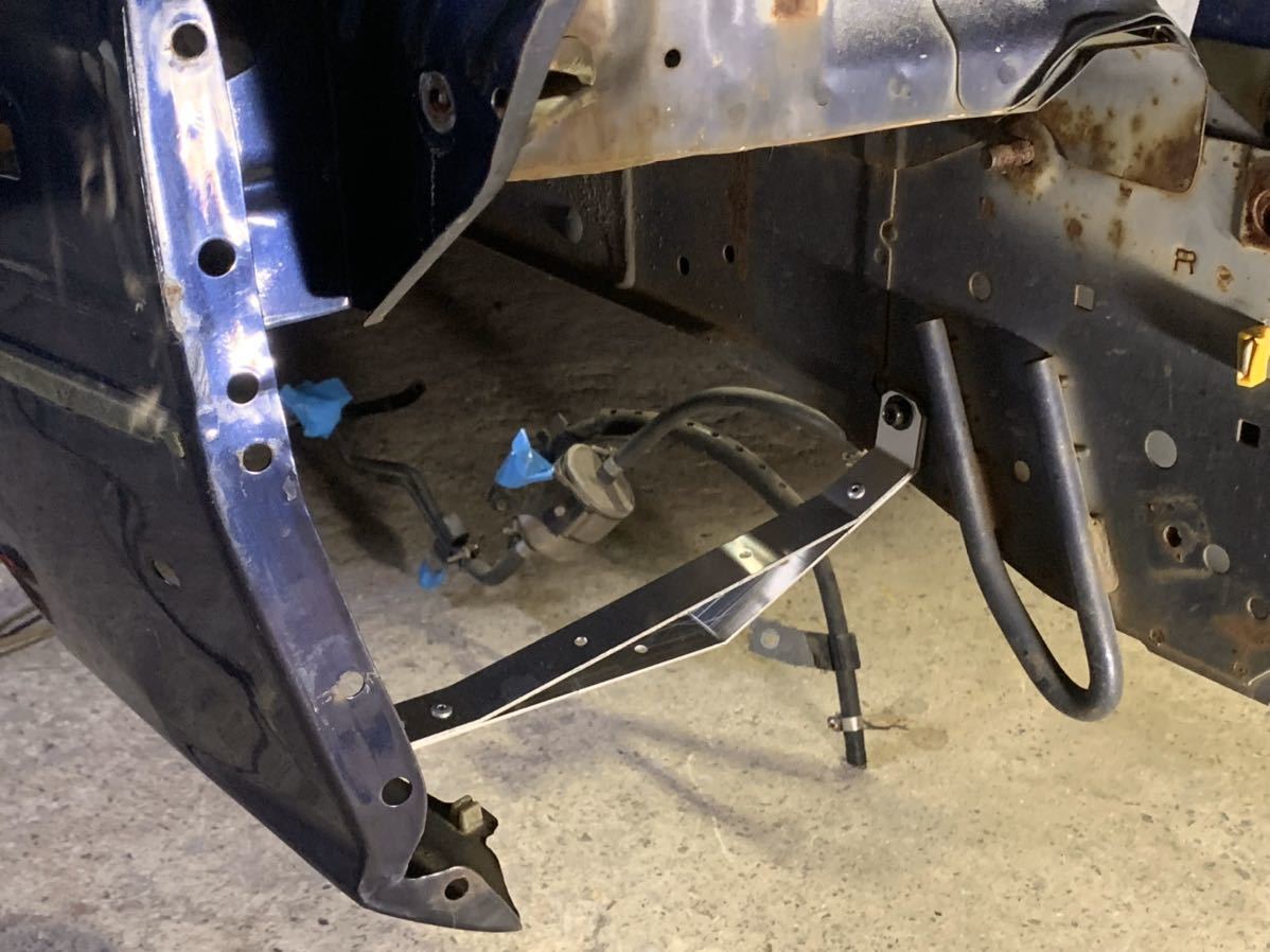 RE:Low!新作！180SX フロントフェンダーパタパタ防止ステー！ワンビア