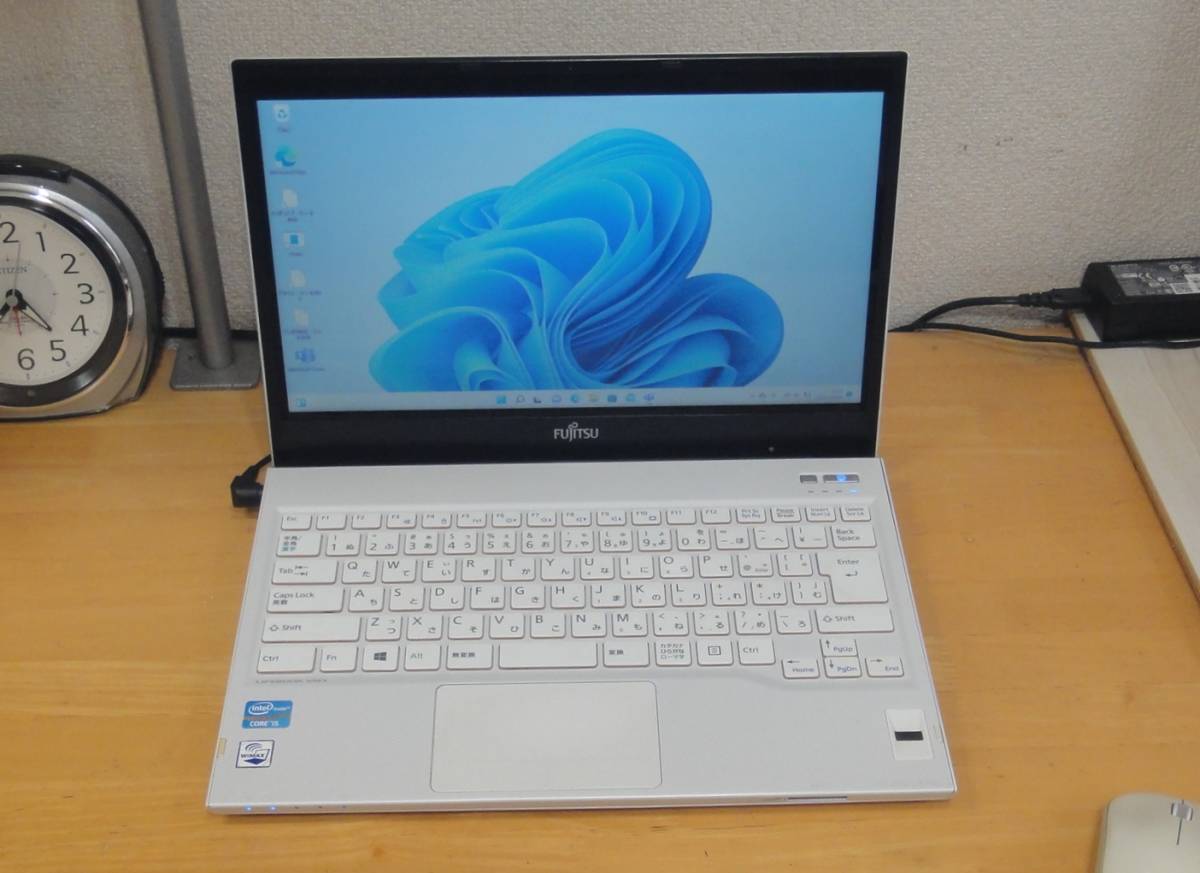 FUJITSU LIFEBOOK SH54/K☆Windows11/ i5 /8GB /SSD500GB /Office/Web 