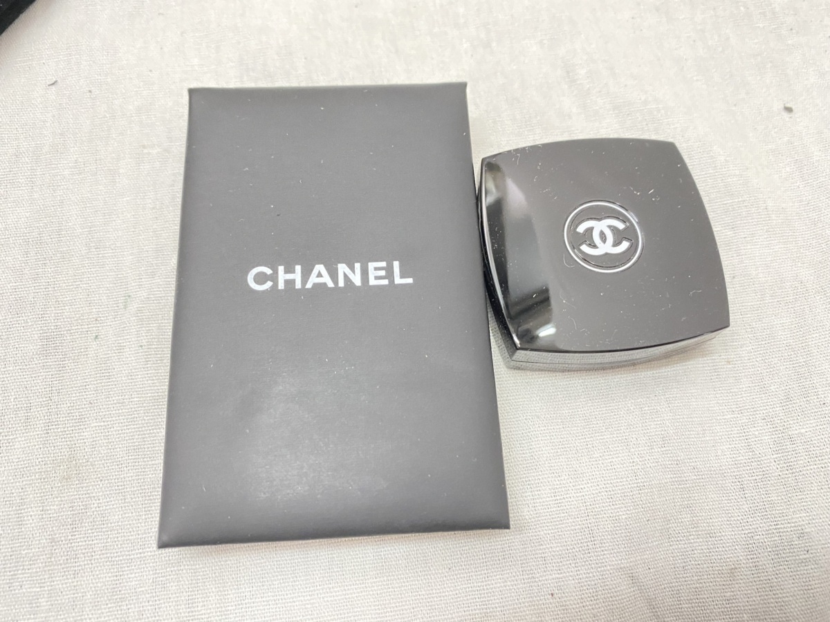 シャネル CHANEL オイル コントロール あぶらとり紙 ティッシュ 150枚 ﾒﾝｽﾞ オイルコントロールティッシュ A オイルコントロール紙 オイルフリーの通販 USED 中古 | ml
