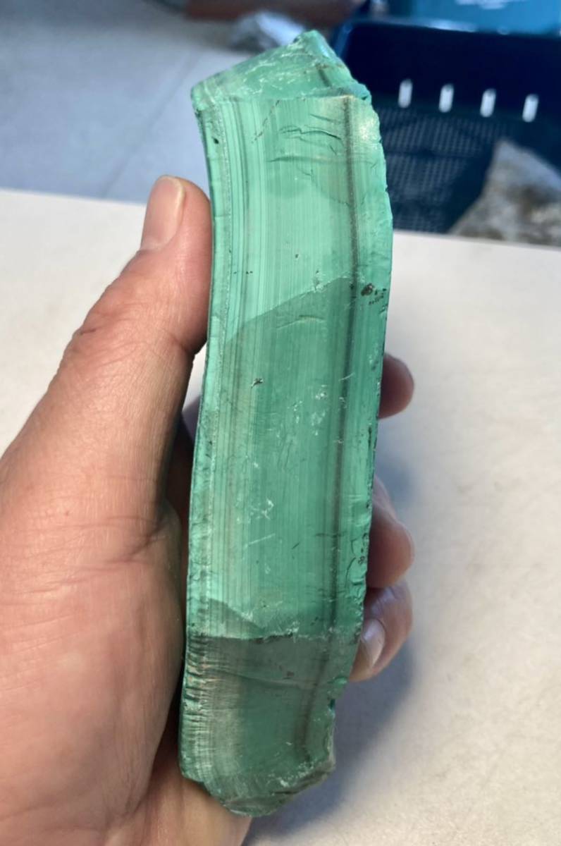 コンゴ産大きな天然マラカイト原石870g 孔雀石 素直に綺麗な石 ね 原石 売買されたオークション情報 Yahooの商品情報をアーカイブ公開 オークファン Aucfan Com