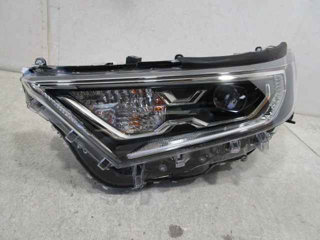 新車外し 美品 トヨタ RAV4 HV AXAH52/AXAH54 純正 LED 左ヘッドライト