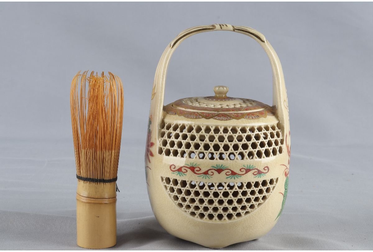 URA]薩摩焼/漆間陶芸 造/白薩摩金彩花文透彫香炉/9-5-81(検)骨董/香