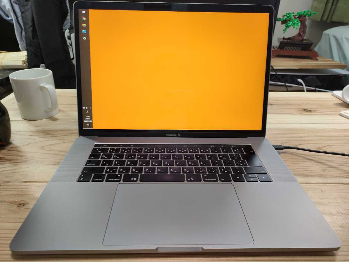 MacBook pro 15インチ 2018 メモリ32GB SSD512GB 難あり