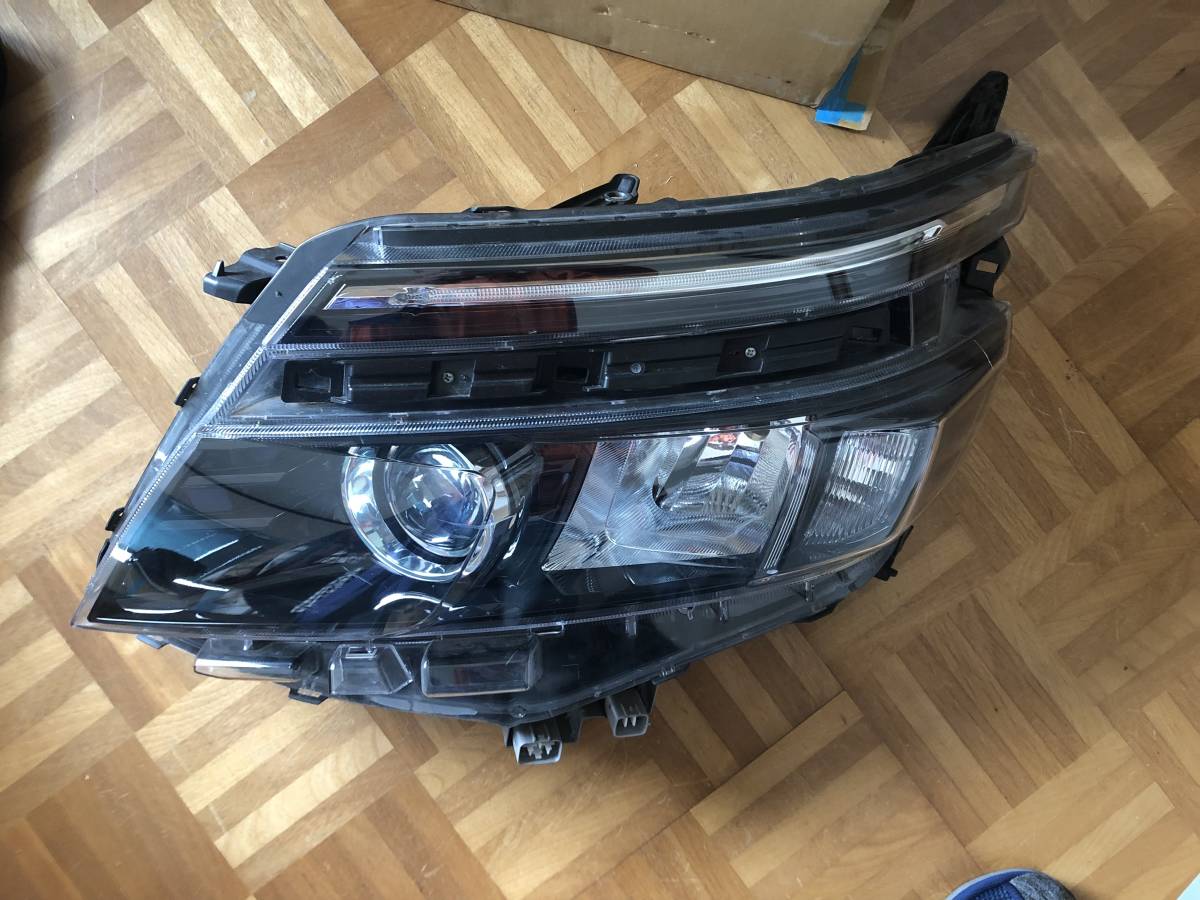 ヴォクシー 前期 LED ヘッドライト ZRR80 左 純正 刻印L 28-229 80系 煌 破損なし ZRR85 左ヘッドライト 美品 ※お値引き不可