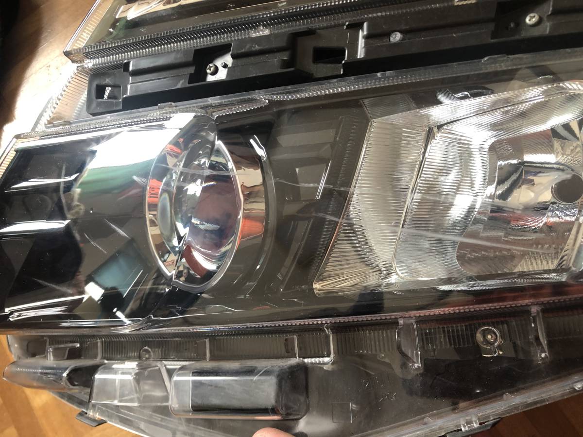 ヴォクシー 前期 LED ヘッドライト ZRR80 左 純正 刻印L 28-229 80系 煌 破損なし ZRR85 左ヘッドライト 美品 ※お値引き不可