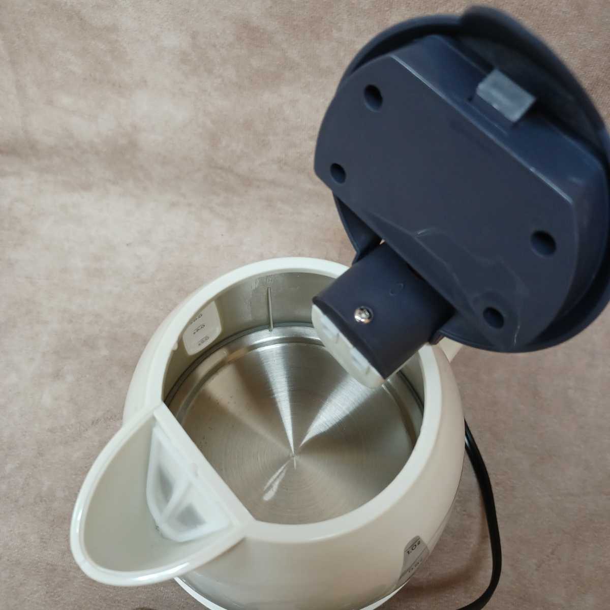 あったかcarカーケトル あったか 電気 ケトル お湯 Ck 673 12v 1l 車専用 湯沸かし器 電化製品 家電 奈良発 直接取引可 高さ約18 5cm アクセサリー 売買されたオークション情報 Yahooの商品情報をアーカイブ公開 オークファン Aucfan Com