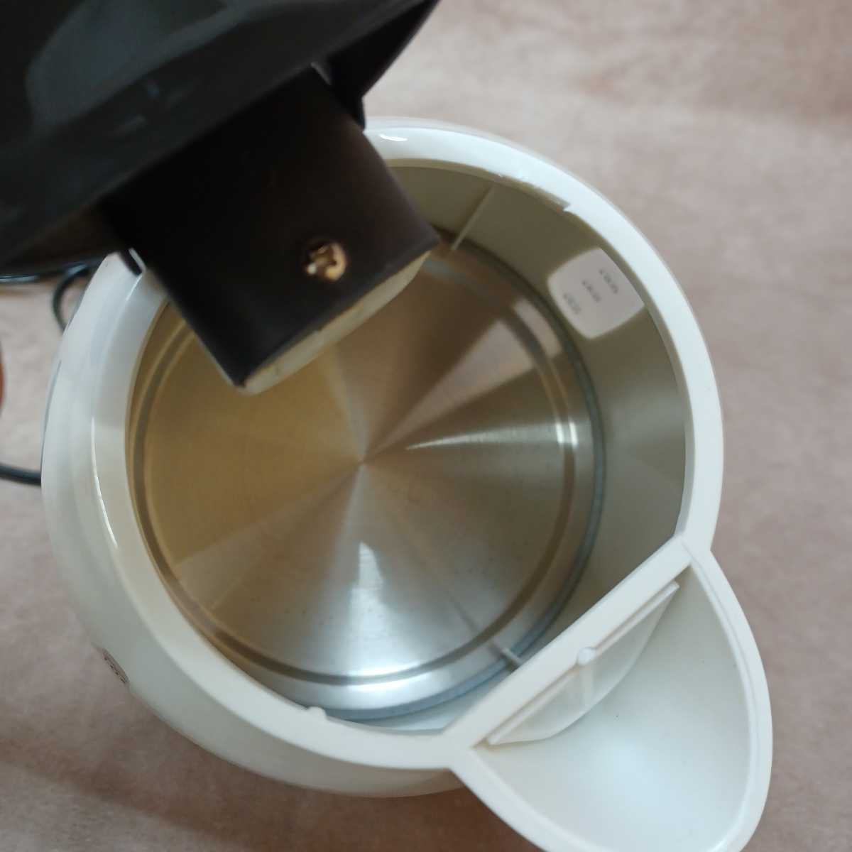 あったかcarカーケトル あったか 電気 ケトル お湯 Ck 673 12v 1l 車専用 湯沸かし器 電化製品 家電 奈良発 直接取引可 高さ約18 5cm アクセサリー 売買されたオークション情報 Yahooの商品情報をアーカイブ公開 オークファン Aucfan Com