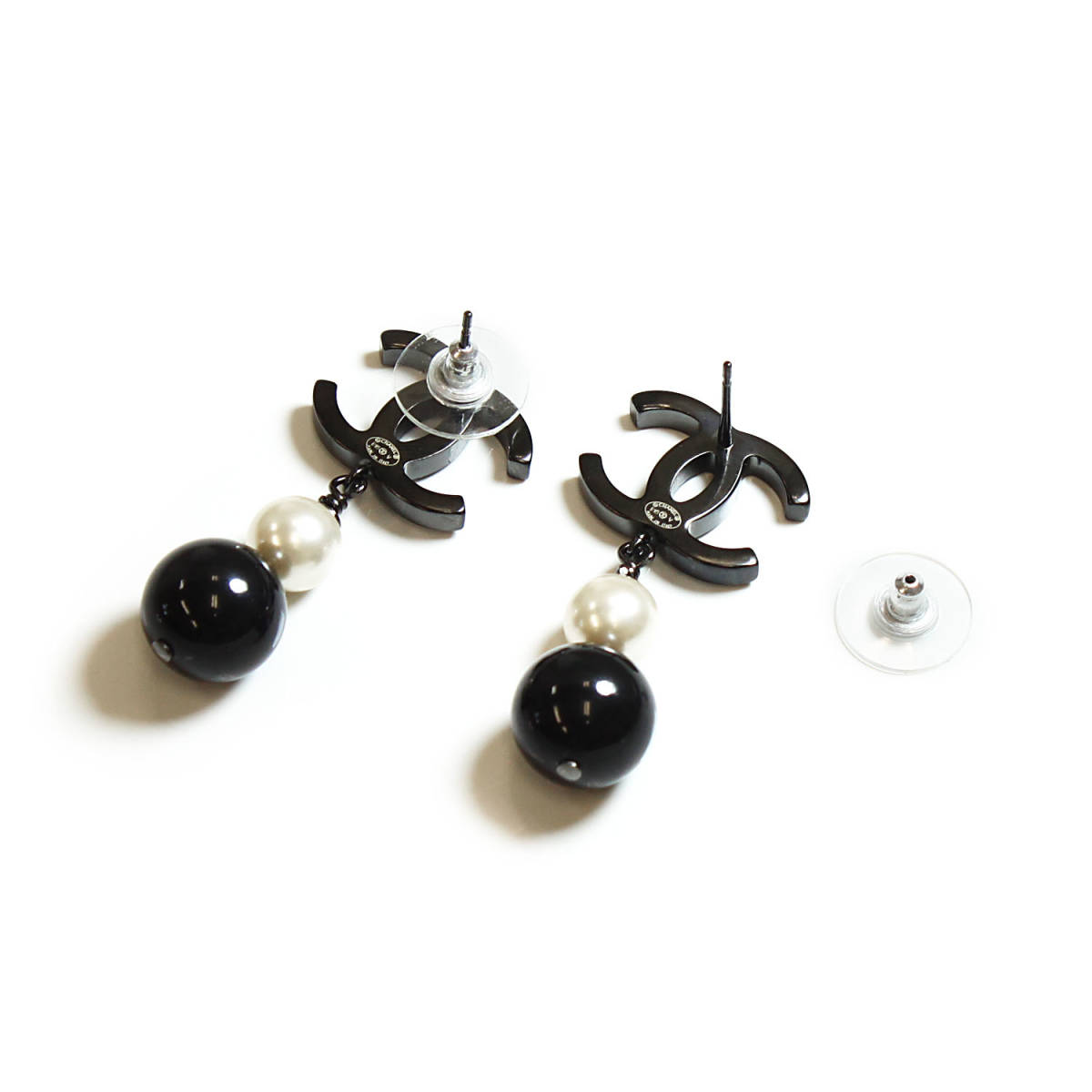 新品・未使用】CHANEL シャネル ピアス A85309 【公式通販】