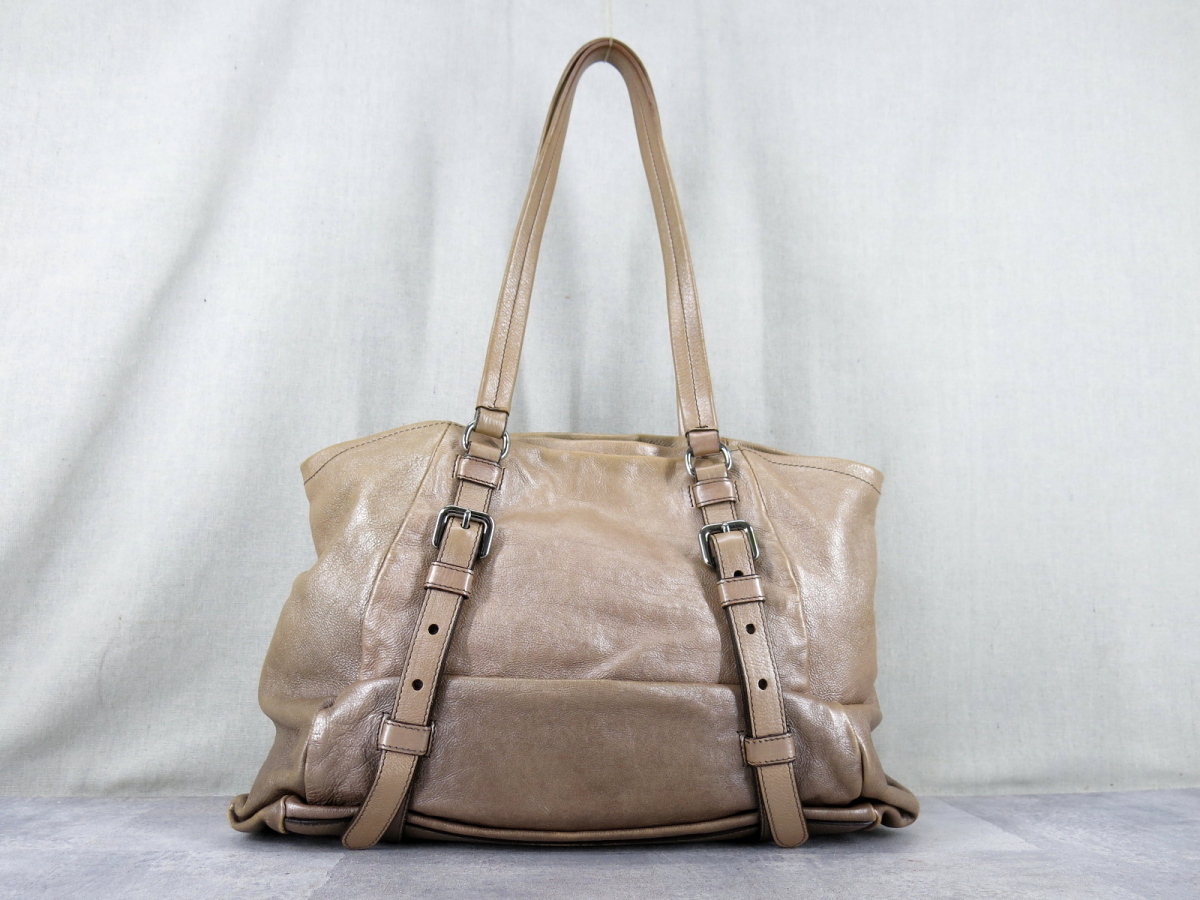新品,爆買い ●PRADA プラダ●グラデーションカラー●カーフ レザー 本革●ショルダー バッグ●ベージュ系 SV金具●肩掛け●B5 収納 かばん●C2992
