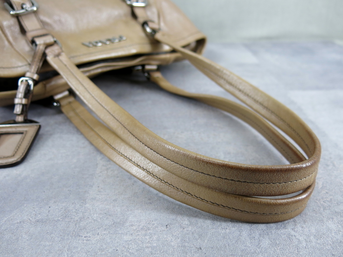 ショルダーバッグ ベージュ 革 ベージュ レザー ショルダーバッグ 上品