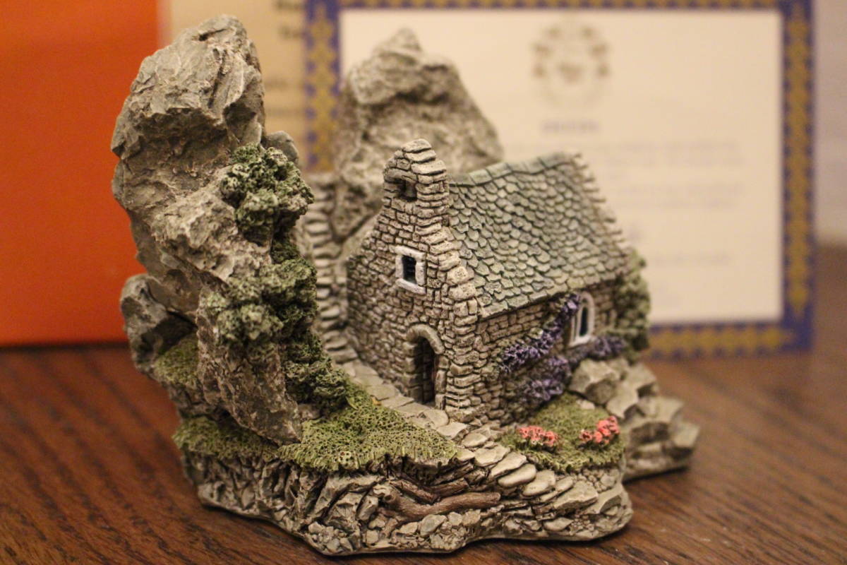 【驚きの破格値，セール】 英国製 LILLIPUT LANE リリパット レーン ST GOVAN'S CHAPEL 1992 Welsh Collection ミニチュアハウス(洋風)｜売買されたオークション情報、yahooの商品情報をアーカイブ公開 - オークファン 洋風