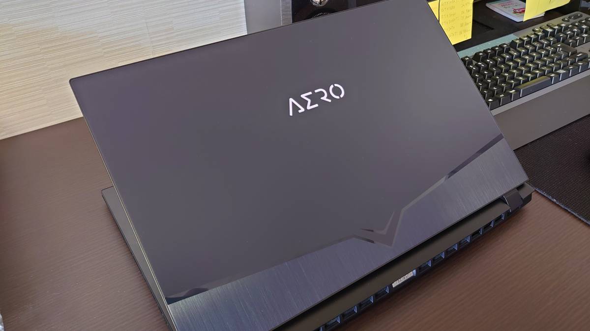 箱付美品/ゲーミングノート/Gigabyte Aero 17/17.3インチ/Core i7 