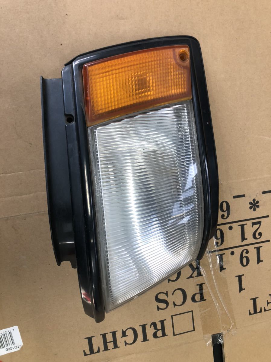 低価，大人気 AE86 レビン 右側コーナーランプ 後期 カローラレビン サイドマーカー(ウィンカー、サイドマーカー)｜売買されたオークション情報、yahooの商品情報をアーカイブ公開 - オークファン トヨタ用
