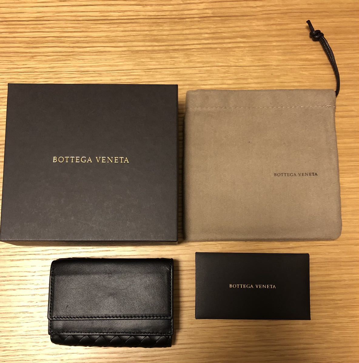 ■美品■ ボッテガ ヴェネタ BOTTEGA VENETA 仔羊革 ナッパ 三つ折り財布 小型 ミニ財布 カード３枚収納 ブラック 黒 約7.5×10cm 男女兼用 BOTTEGA ボッテガヴェネタ VENETA フリマアプリ ラクマ ショルダーバッグ」の人気商品一覧・価格比較