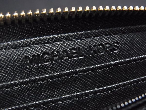 1円 ■極美品■ MICHAEL KORS マイケルコース PVC カモフラージュ ラウンドファスナー 長財布 ウォレット 小銭入れ マルチカラー a5621Vh MICHAEL KORS マイケルコース ホワイト by KORS(マイケルコース)