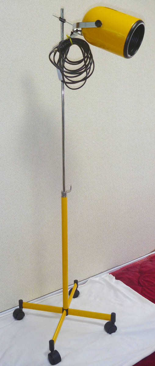 稀少高さ135cmカトリーヌ・メミノウサギの装飾付きアイアンフロア
