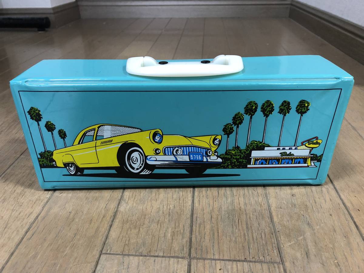 昭和おしゃれイラスト レトロ ヴィンテージ トランク型 カセットテープ