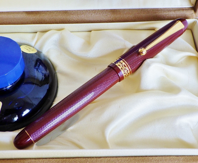 万年筆 PILOT 65 ペン先 14K-585 〈M〉茶色 パイロット創立65周年記念