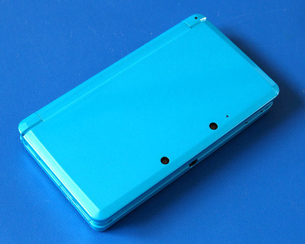 美品・完品】 ニンテンドー3DS ライトブルー SDカード2GB付属 (任天堂  