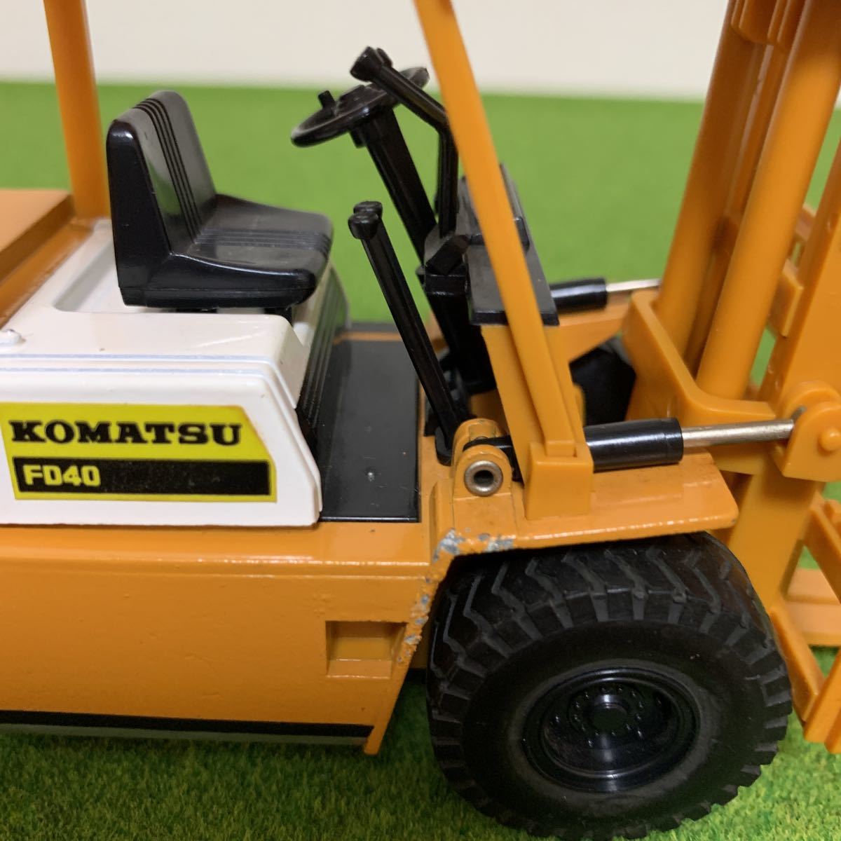 おもちゃ コマツ KOMATSU フォークリフト FD40 ミニカー 模型 1/25