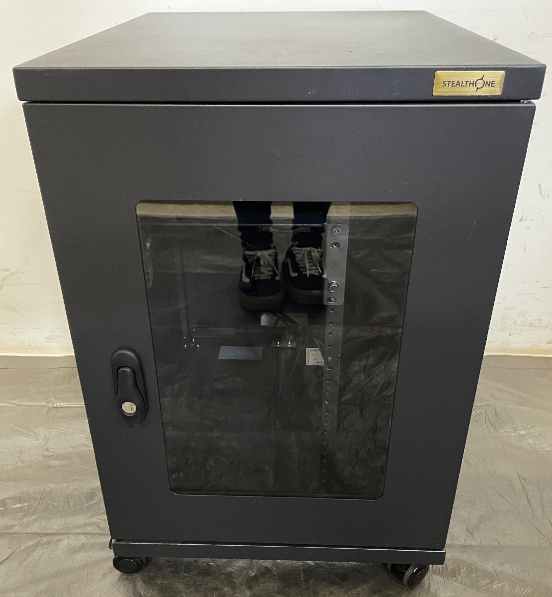 □品□ 株式会社コムラック / サーバーラック / STEALTHONE