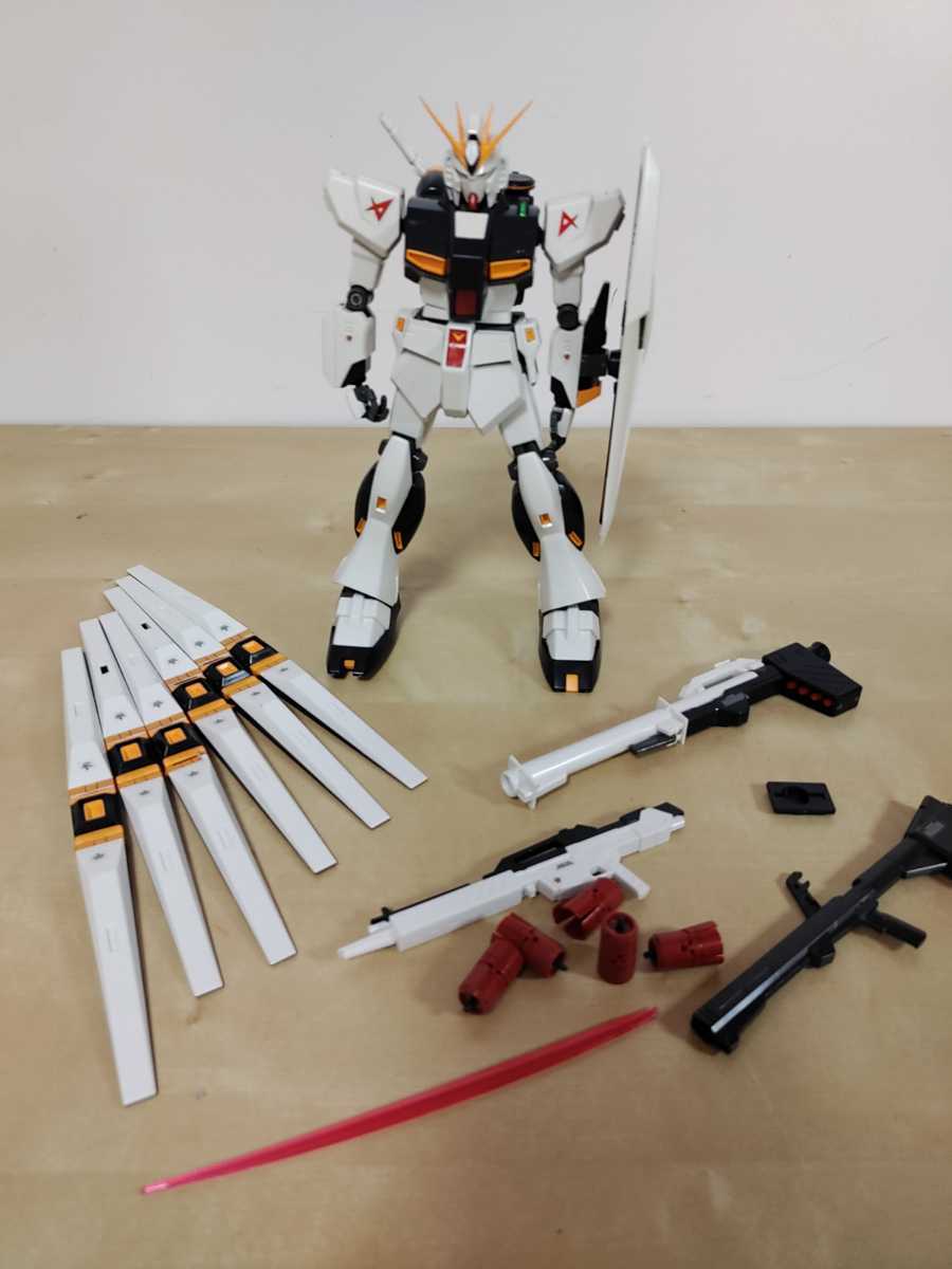 ガンダム ガンプラ 1 100 Mg Nガンダム ニューガンダム 当時物 サザビー ファンネル フィギュア プラモデル おもちゃ セット 完成品 完成品 売買されたオークション情報 Yahooの商品情報をアーカイブ公開 オークファン Aucfan Com