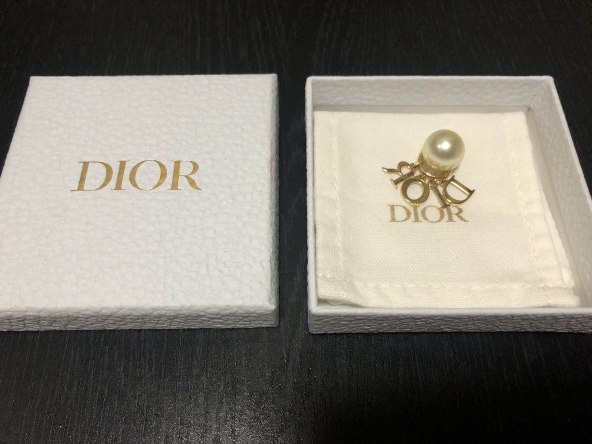 トライバル ピアス ディオール メタル Dior レジンパール B 使用わずか