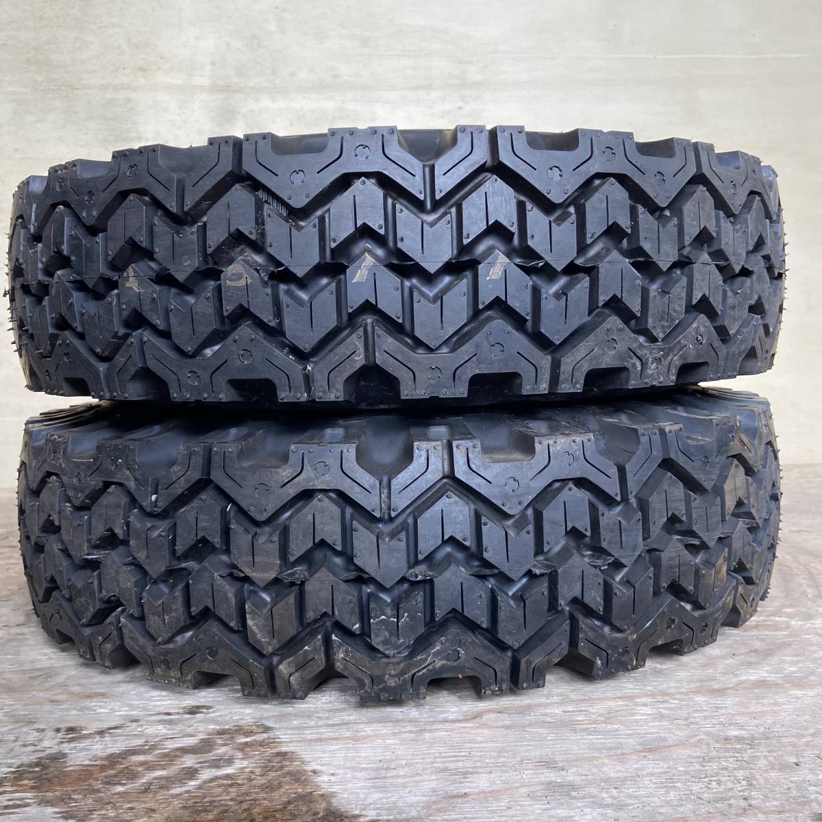 【本物保証，限定SALE】 kbm：85 650-10 12PR DUNLOP スタッドレス フォークリフトタイヤ エアータイヤ 2本セット(タイヤ)｜売買されたオークション情報、yahooの商品情報をアーカイブ公開 - オークファン タイヤ