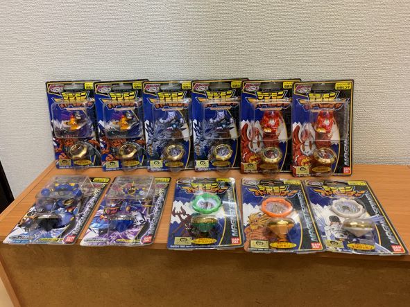 【人気SALE，豊富な】 マグネットスピナー デジモンアドベンチャー等コマ１１個セット(デジタルモンスター)｜売買されたオークション情報、yahooの商品情報をアーカイブ公開 - オークファン デジタルモンスター