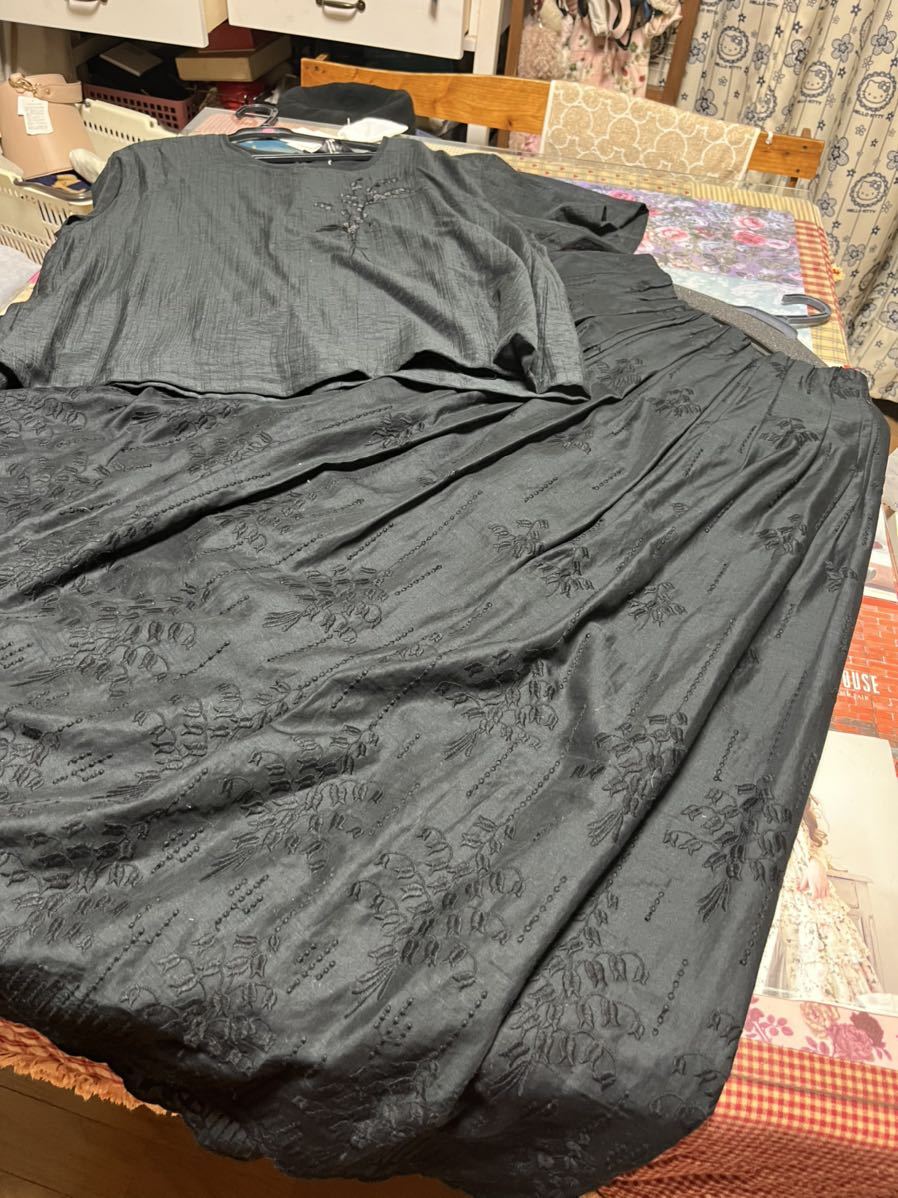 全国無料，お買い得 IB 前期 お直しあり 鈴蘭刺繍のブラウスとロングスカート サイズ11 黒系/インゲボルグ ピンクハウス カネコイサオ(インゲボルグ)｜売買されたオークション情報、yahooの商品情報をアーカイブ インゲボルグ