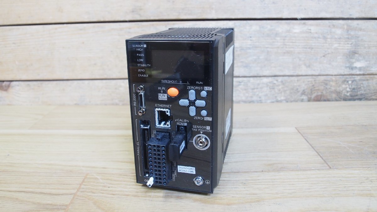 ☆【1W0622-12】 OMRON オムロン ファイバ同軸変位センサ ZW-C10 稼働取り外し品④ シーケンサー 動作保証