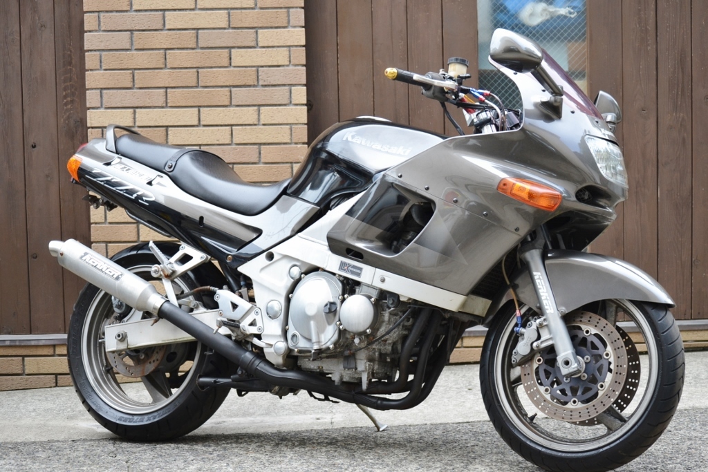 投稿詳細｜MOTOCLE カワサキ ZZR400 N7 横浜平成11年式 バーハン