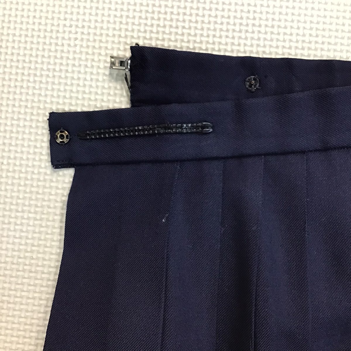 O605 (中古) 兵庫 灘中学校 セーラー服 上下セット /M/W66/丈63/白3本