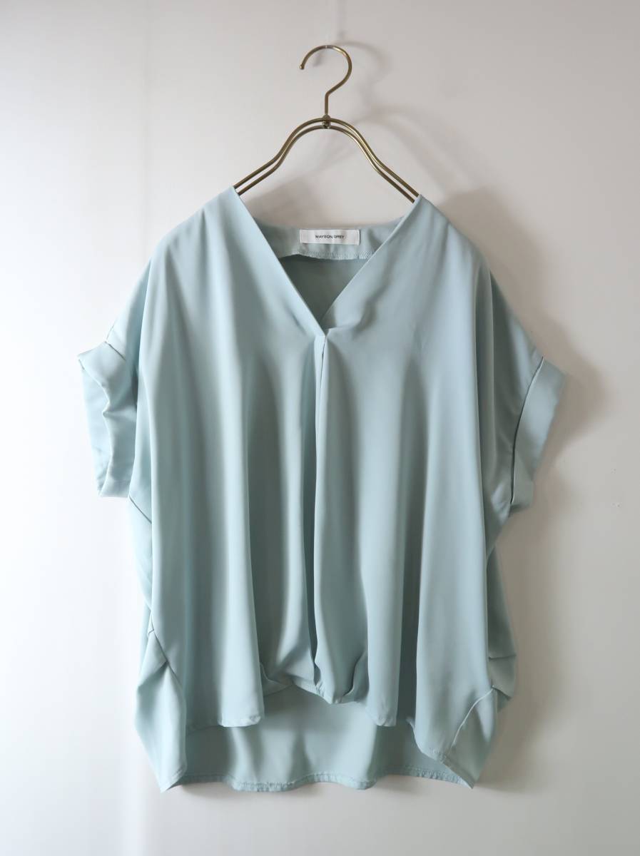 メイソングレイ MAYSON GREY☆【洗濯機OK】Vネックタックブラウス 2サイズ☆M-S 3422 タックワイドスリーブボートネックブラウス≪洗濯機で洗える≫ （ブルー） （ネイビー） GREY タックワイドスリーブボートネック 新色追加サーモサキソニーバックタックスキッパーブラウス≪洗濯機で洗える≫