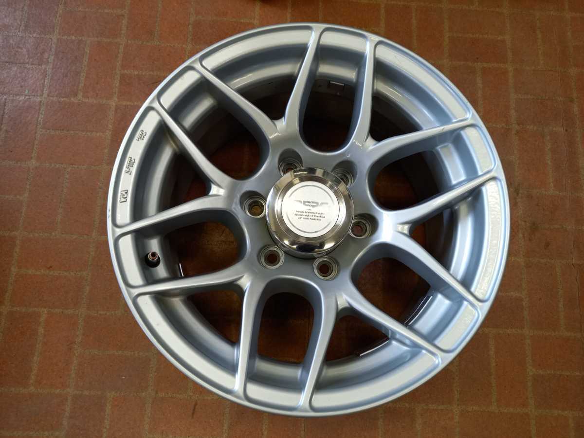 BS製 BERG 16インチ 8J+0 6H-139.7 中古