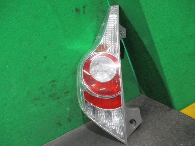 アクア DAA-NHP10 左テールランプ G 1NZ-FXE 082 STANLEY 52-297 81561