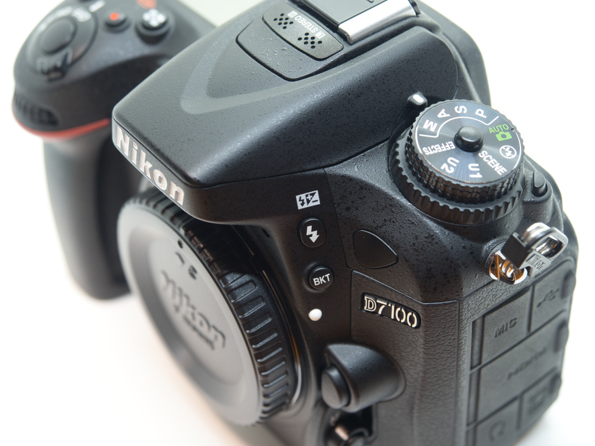 ☆ニコン NIKON D7100 ボディ（シャッター数69回 !）元箱付き☆ 【公式 