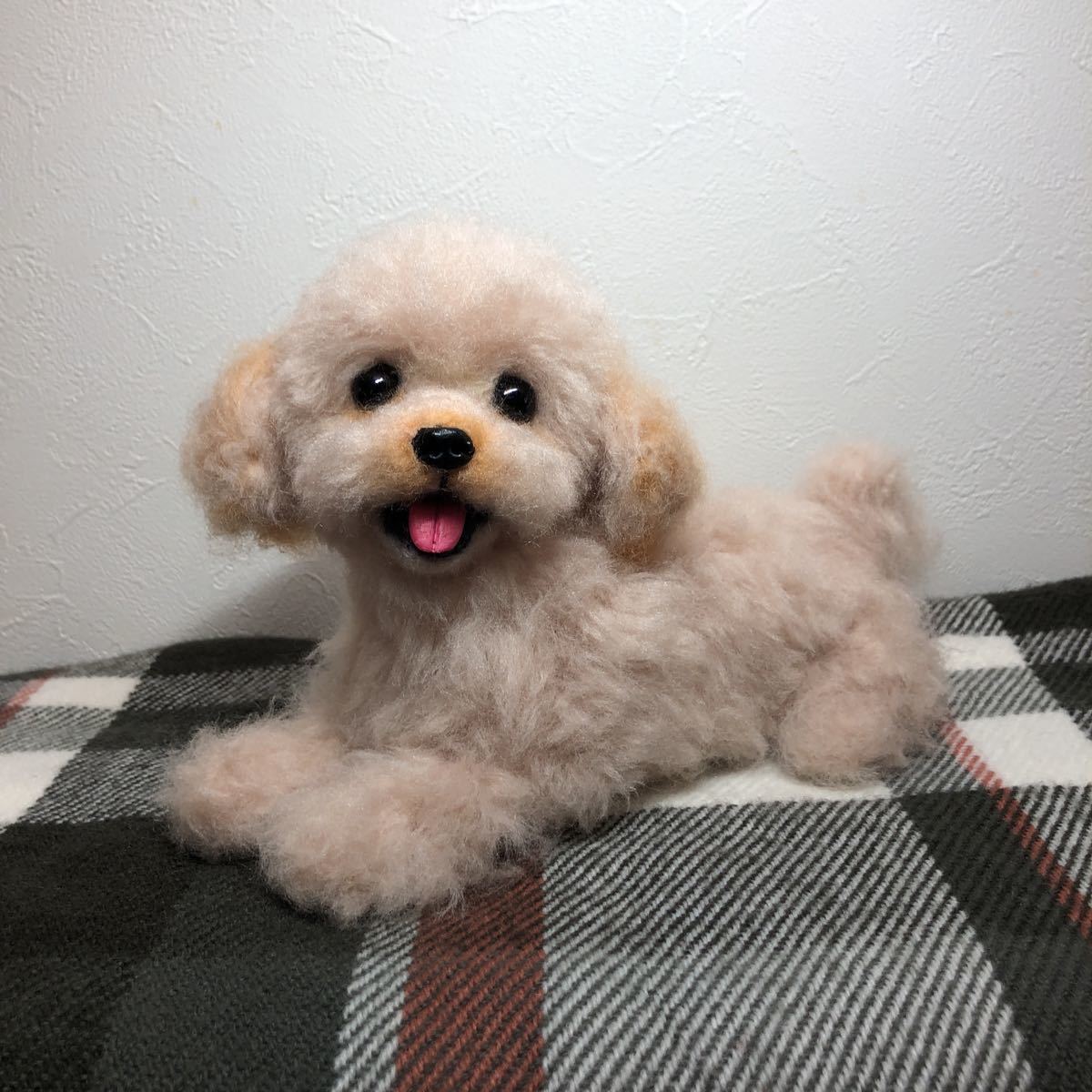 ☆leo&miku☆ 羊毛フェルト 犬 トイプードルアプリコット いぬ 伏せ 
