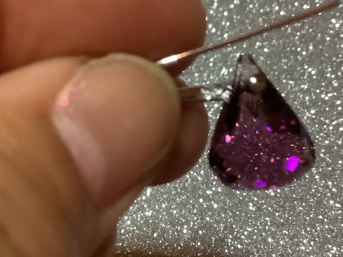本物 スワロフスキー社(Swarovski)廃盤品Lunar パープルピアス 【公式 