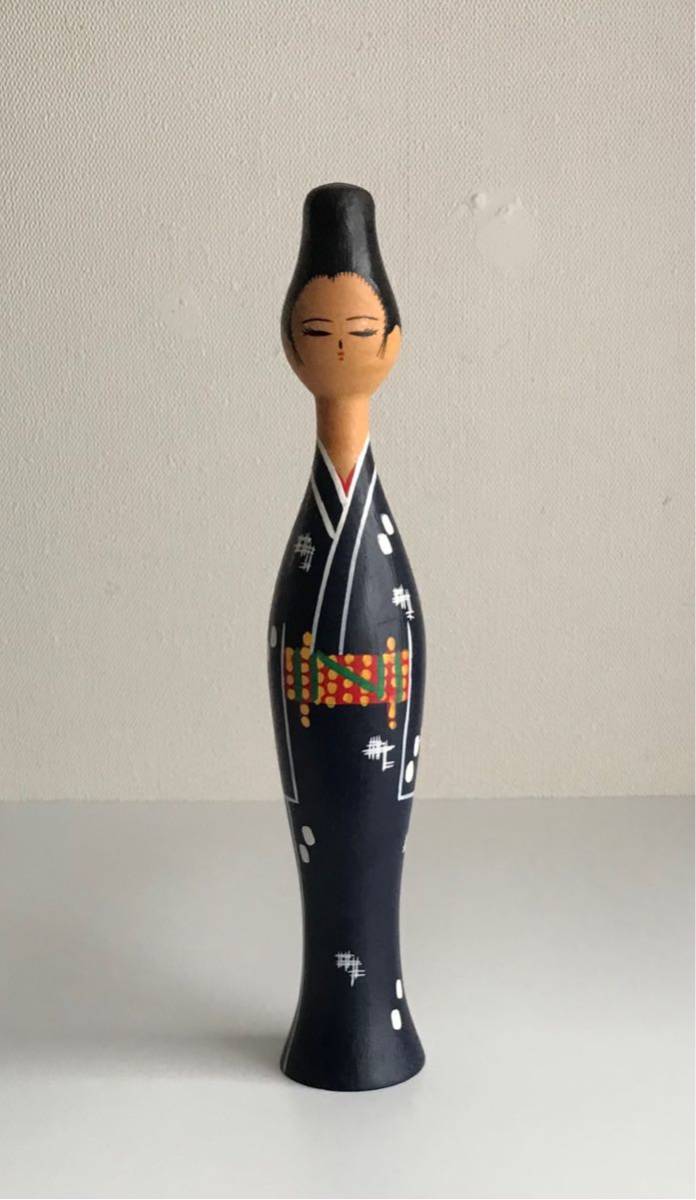 創作こけし 沖縄 琉球 みやらびこけし 木製 置物 高さ約23cm(こけし