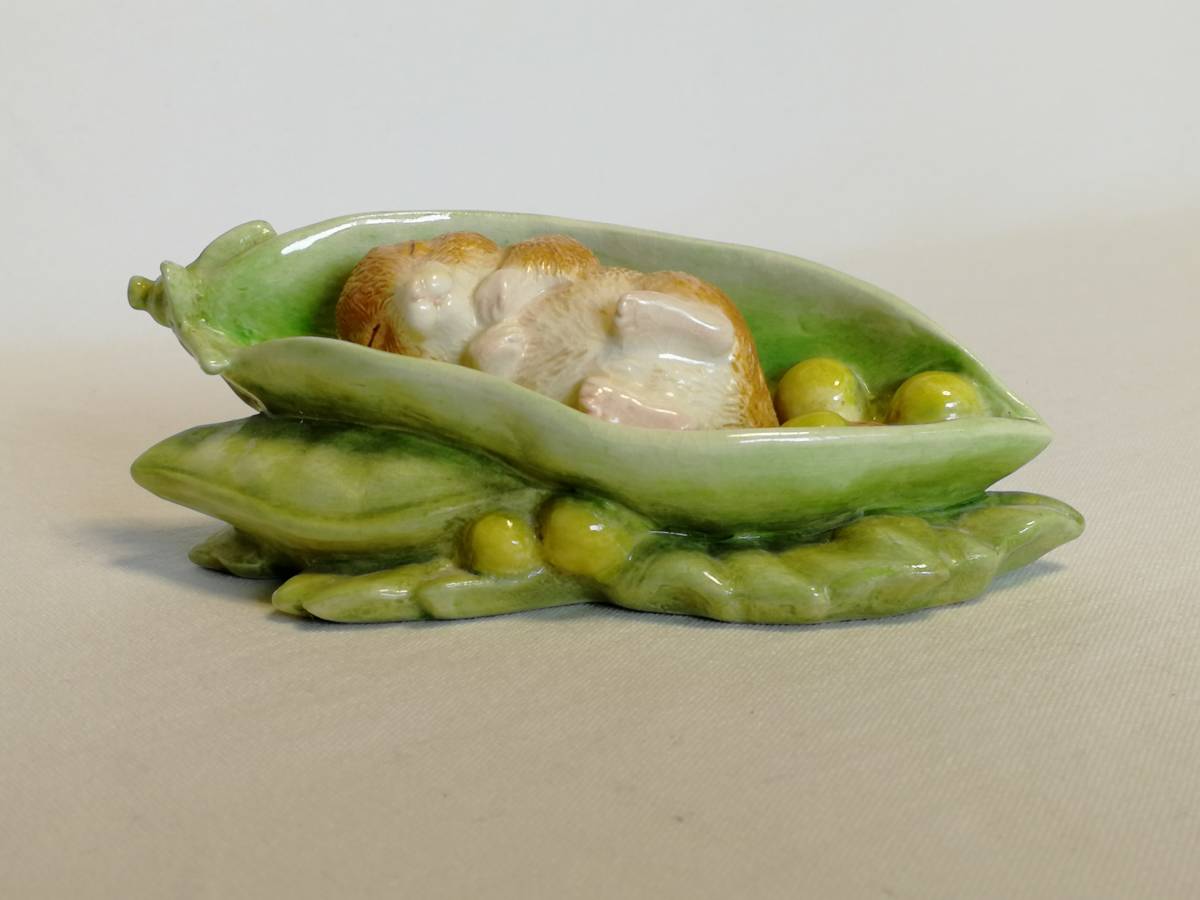 ★レア★ピーターラビット 陶器　置物★ チミーウィリー Timmy Willie in Pea Pod Mini Figurine★ビアトリクス ポター　BEATRIX POTTER　